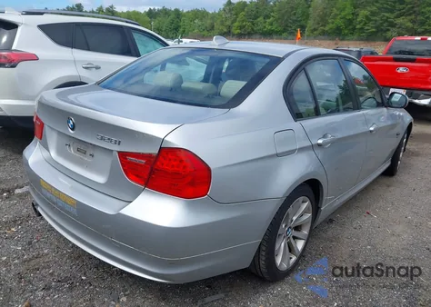 2011 BMW 328I xDrive z USA, uszkodzony, nr VIN WBAPK5C57BA995965